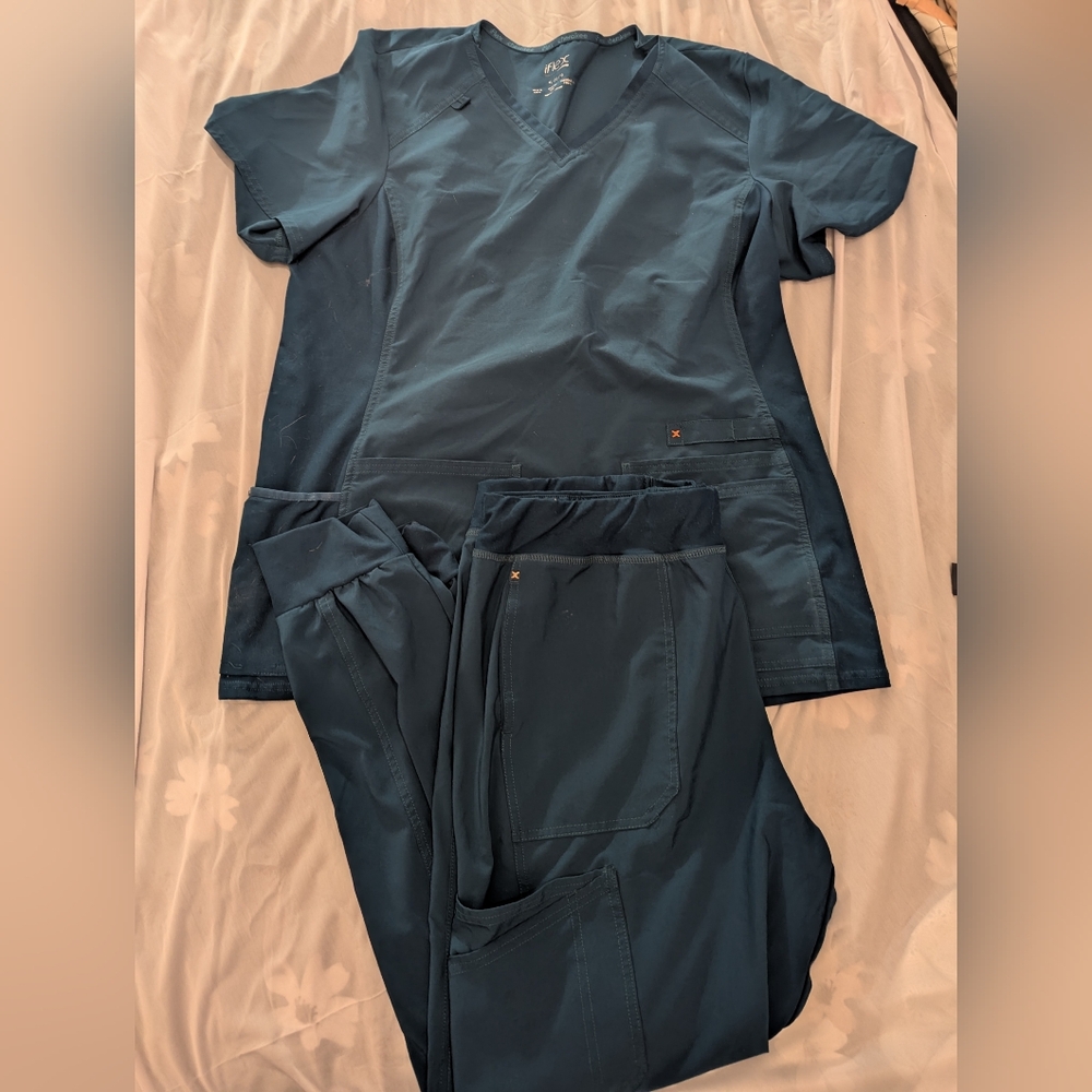Teal Scrub Set Xl Top And Bottom Joggers